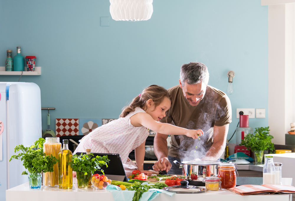 family-eating-healthy-with-braces